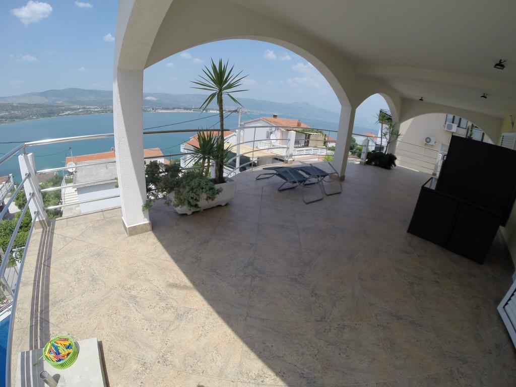 Palace View Apartmán *